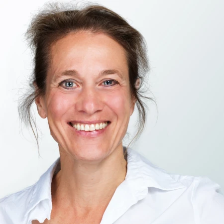Petra Domevscek