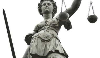 Vrouwe Justitia vrijstaand