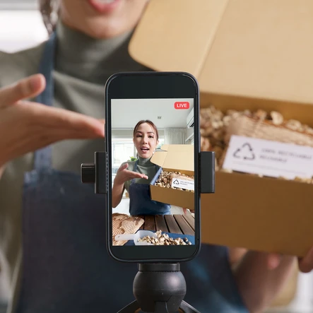 Hoe kunnen influencers en merkhouders zich juridisch beschermen in een tijdperk van AI en reputatierisico’s?